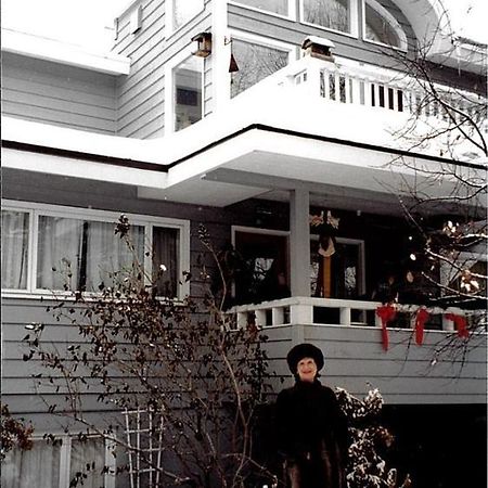 Anchorage Downtown Bed & Breakfast At "Raspberry Meadows" Bagian luar foto
