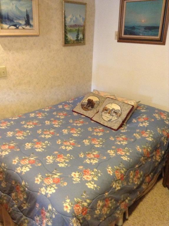 Anchorage Downtown Bed & Breakfast At "Raspberry Meadows" Ruang foto